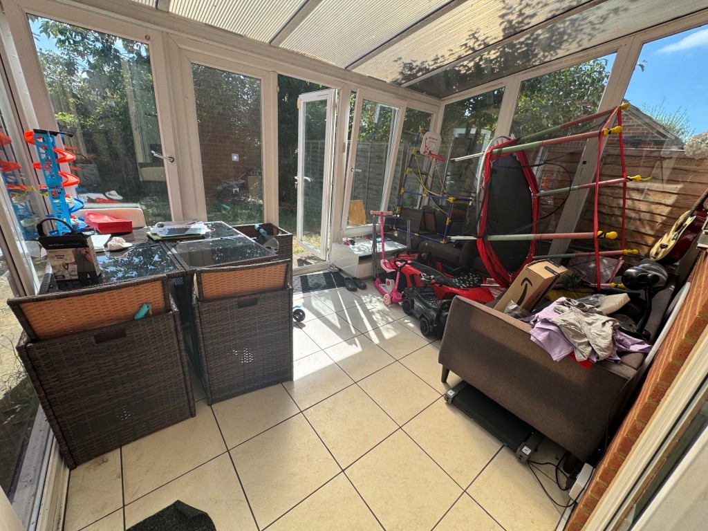 Lot: 216 - FREEHOLD THREE-BEDROOM SEMI-DETACHED HOUSE - A RESIDENTIAL INVESTMENT - Conservatory